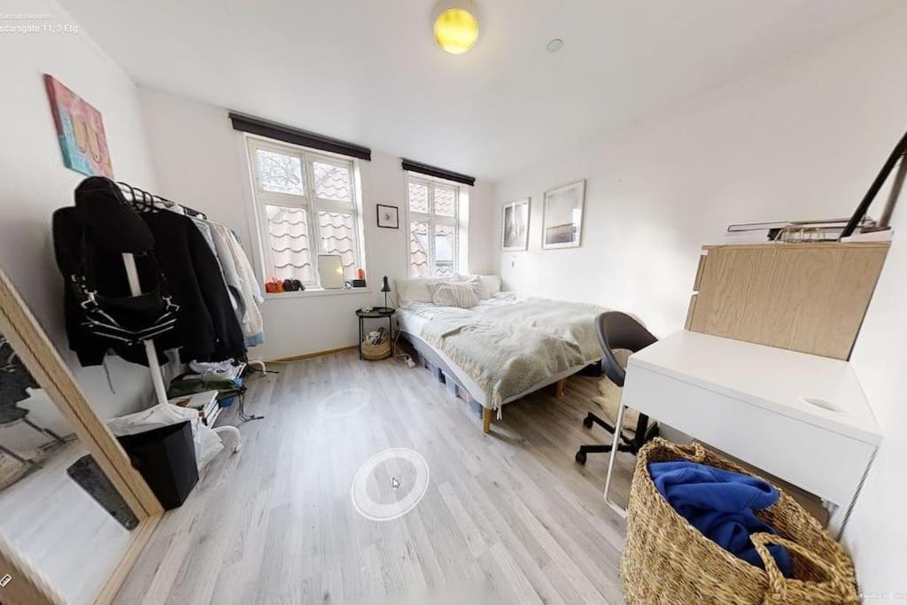 Spacious, 1 Minute From Bryggen! Bergen Exteriör bild